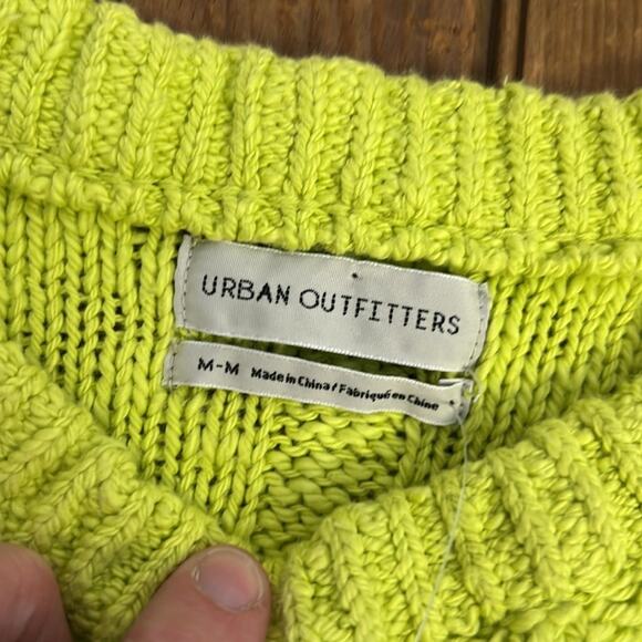 Women’s Urban Outfitters cropped cotton crew neck sweater NWT lime green - Picture 2 of 7